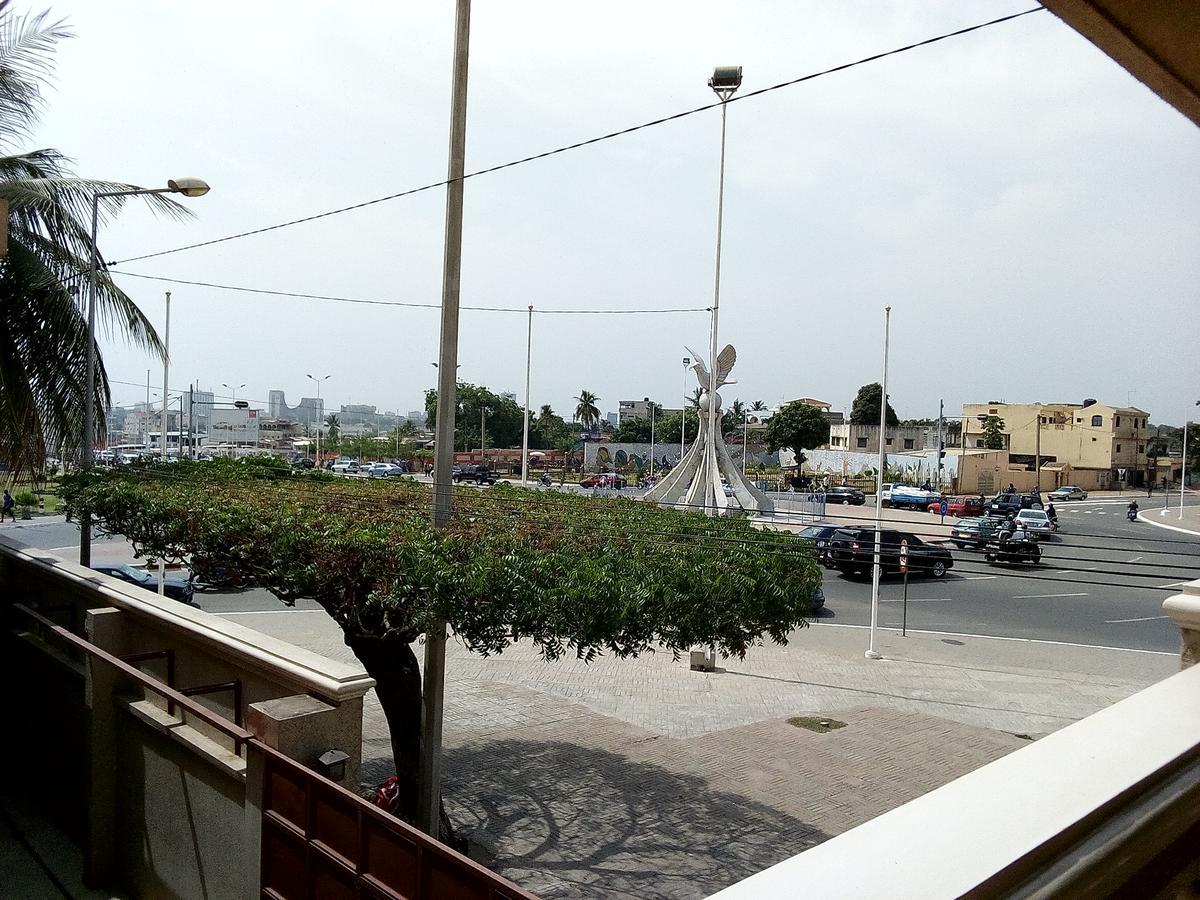 Hotel Saint Thomas Lome Exterior photo